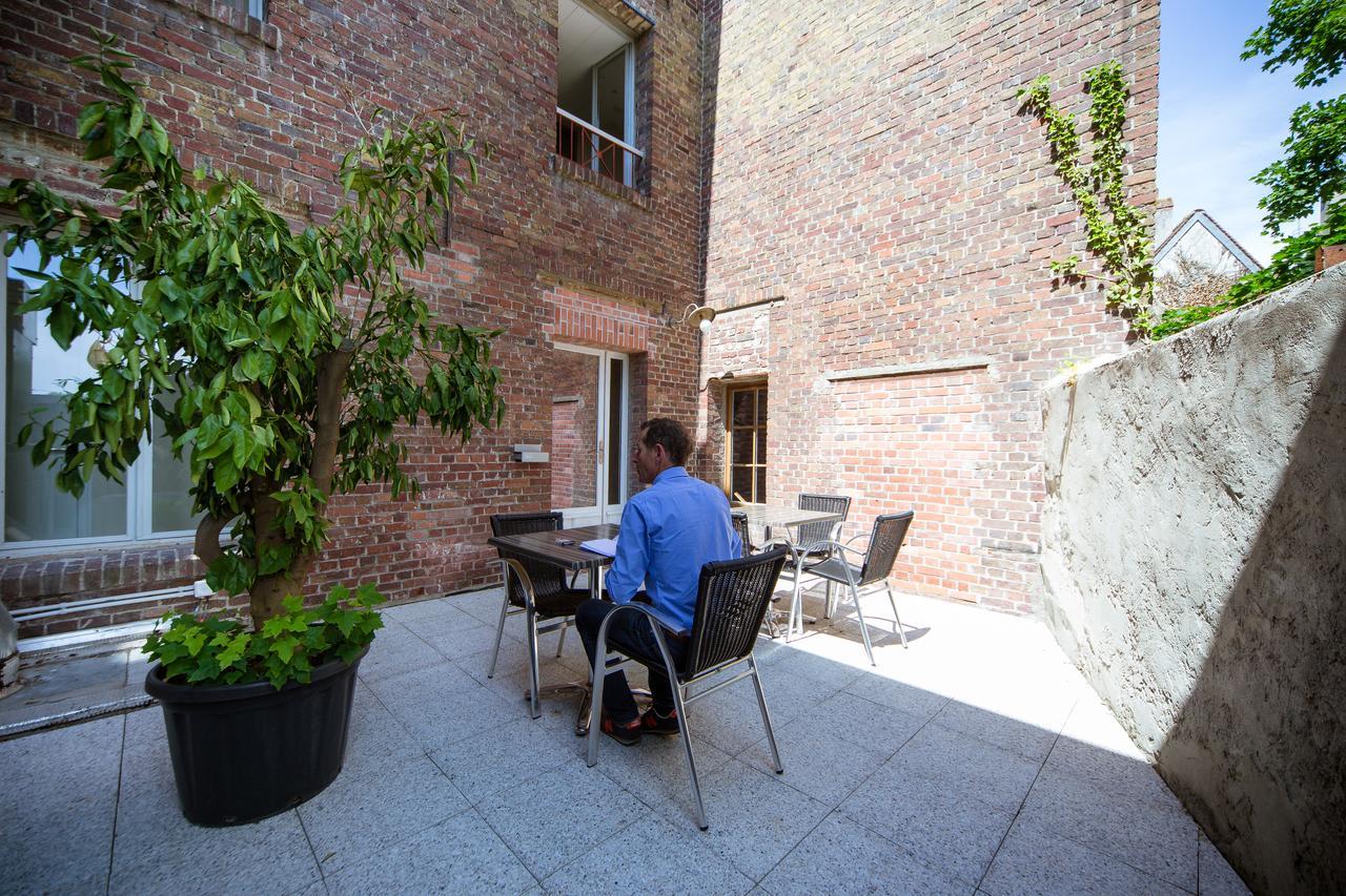 Logis Hotel - Le Petit Bellon Senlis  Exterior foto