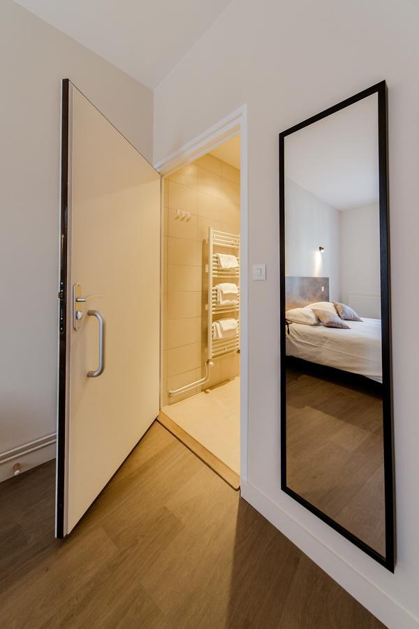 Logis Hotel - Le Petit Bellon Senlis  Exterior foto