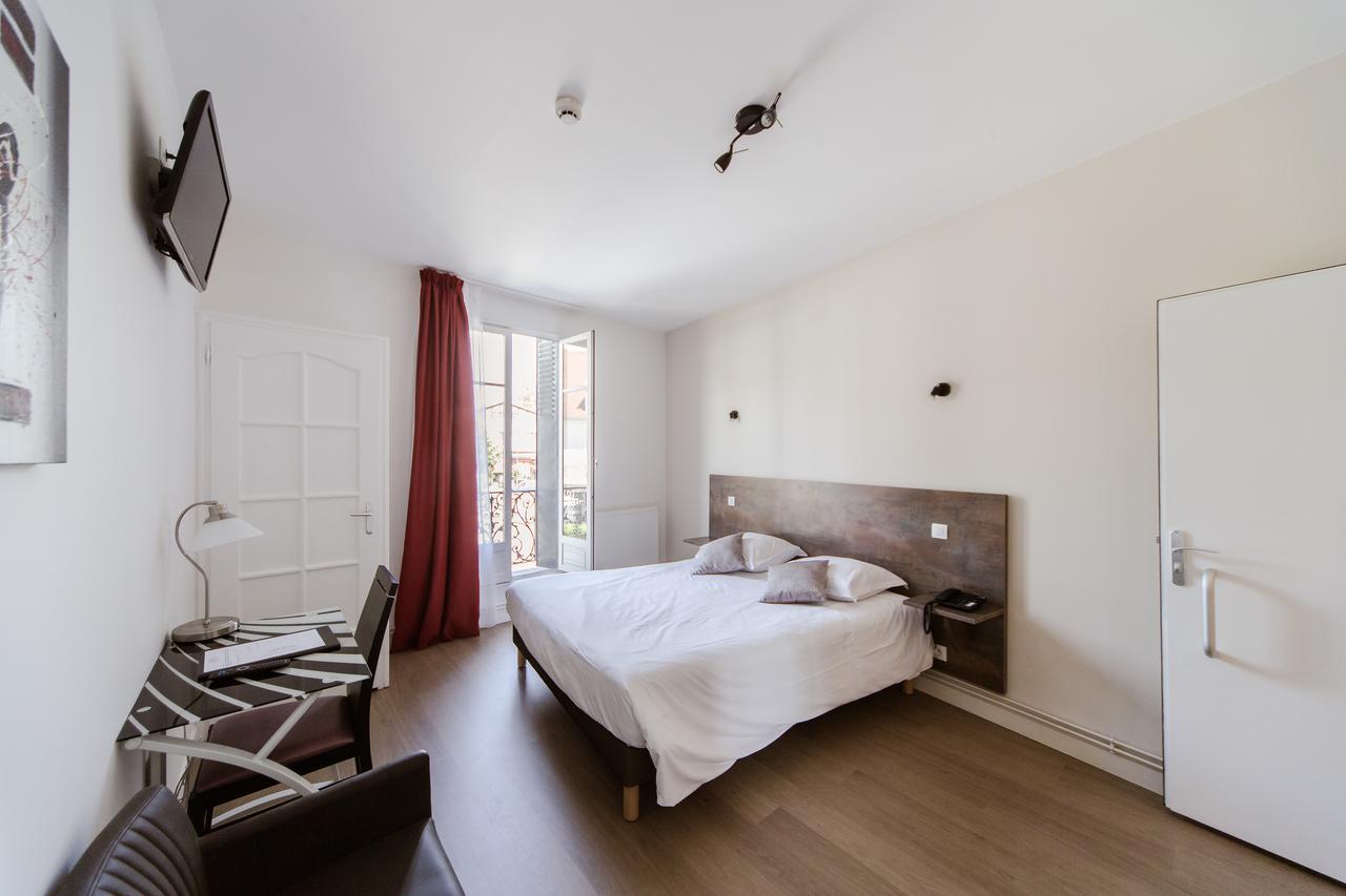 Logis Hotel - Le Petit Bellon Senlis  Exterior foto