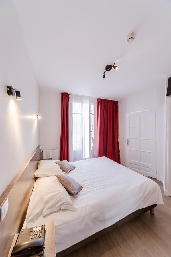 Logis Hotel - Le Petit Bellon Senlis  Exterior foto